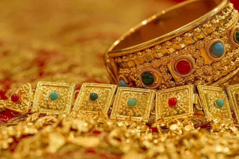 يتمسك سعر الذهب بالاتجاه السلبي